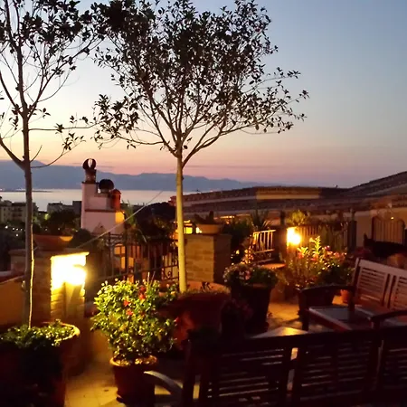 La Terrazza فندق مبيت وإفطار